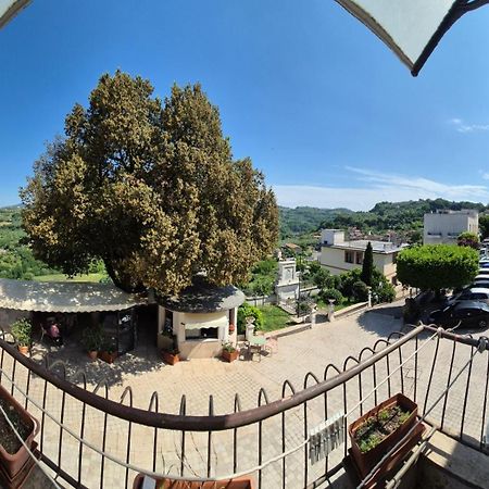 La Casa In Piazza Appartement Toffia Buitenkant foto