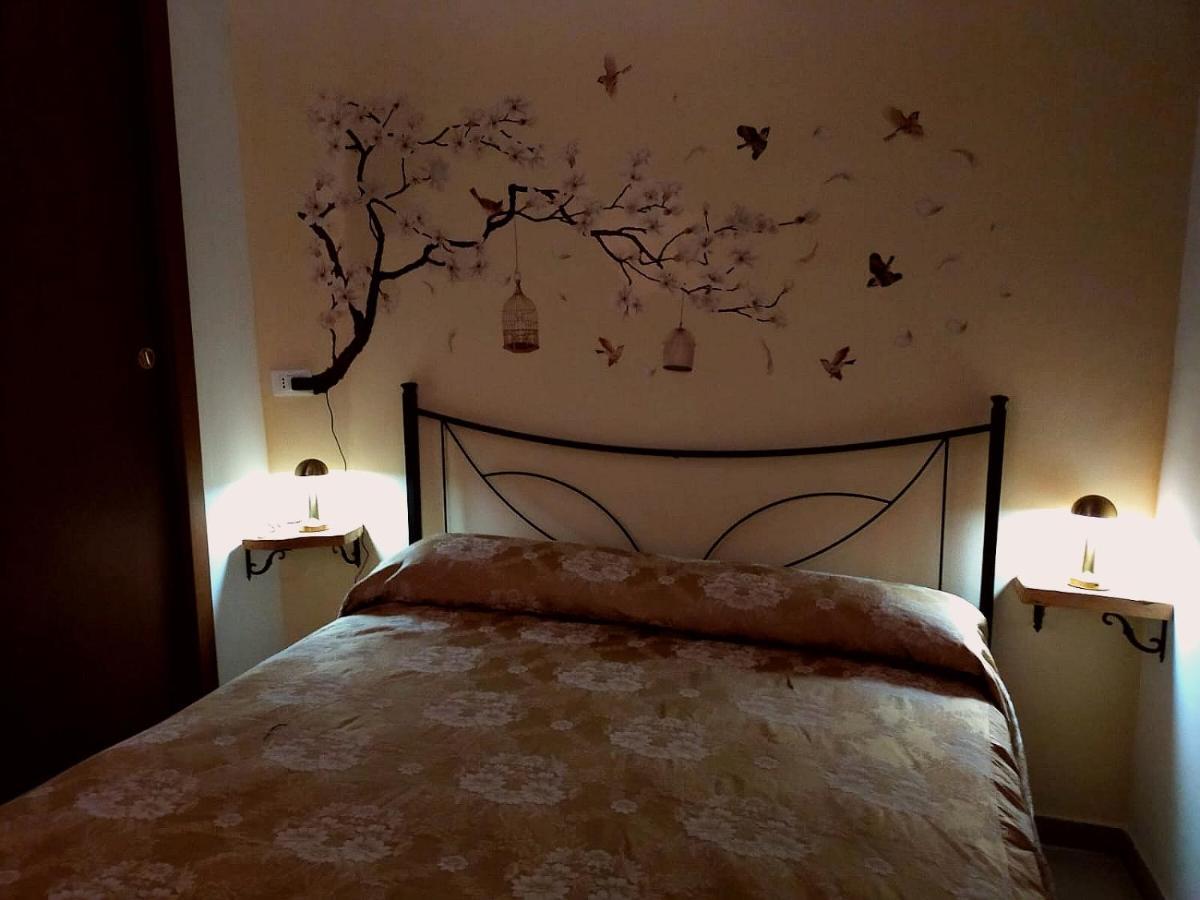 La Casa In Piazza Appartement Toffia Buitenkant foto