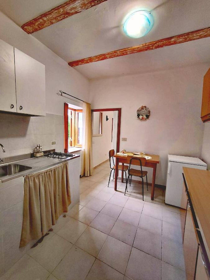 La Casa In Piazza Appartement Toffia Buitenkant foto