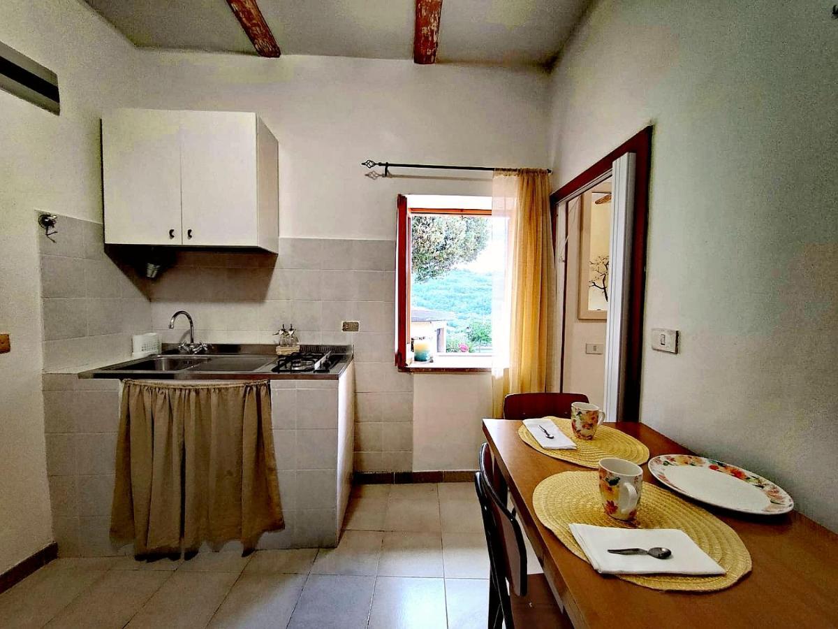 La Casa In Piazza Appartement Toffia Buitenkant foto