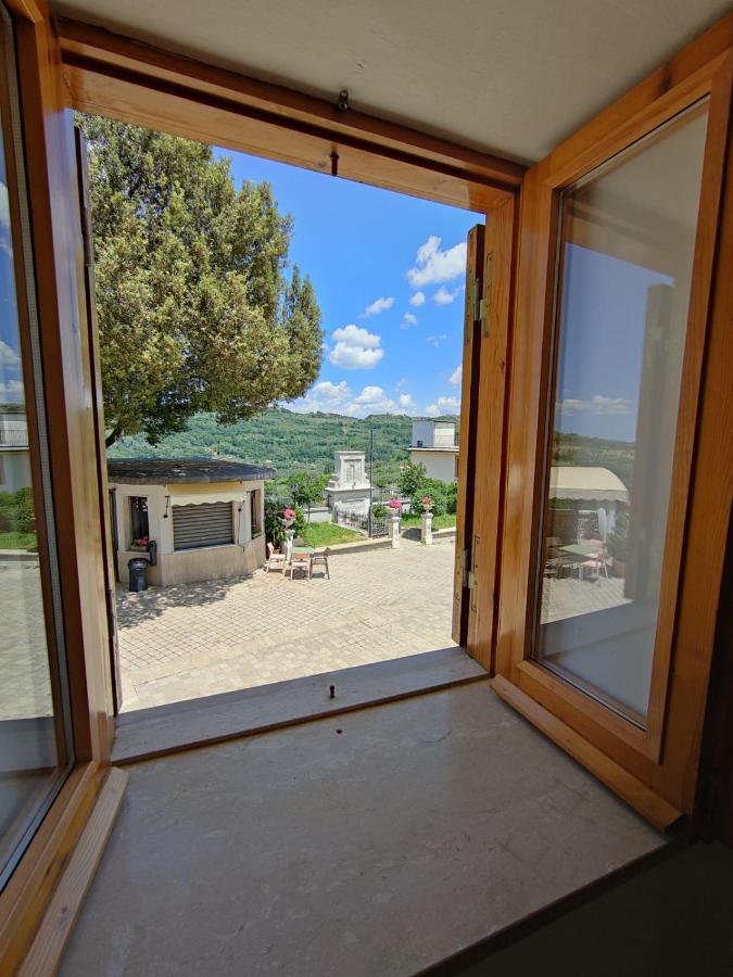 La Casa In Piazza Appartement Toffia Buitenkant foto