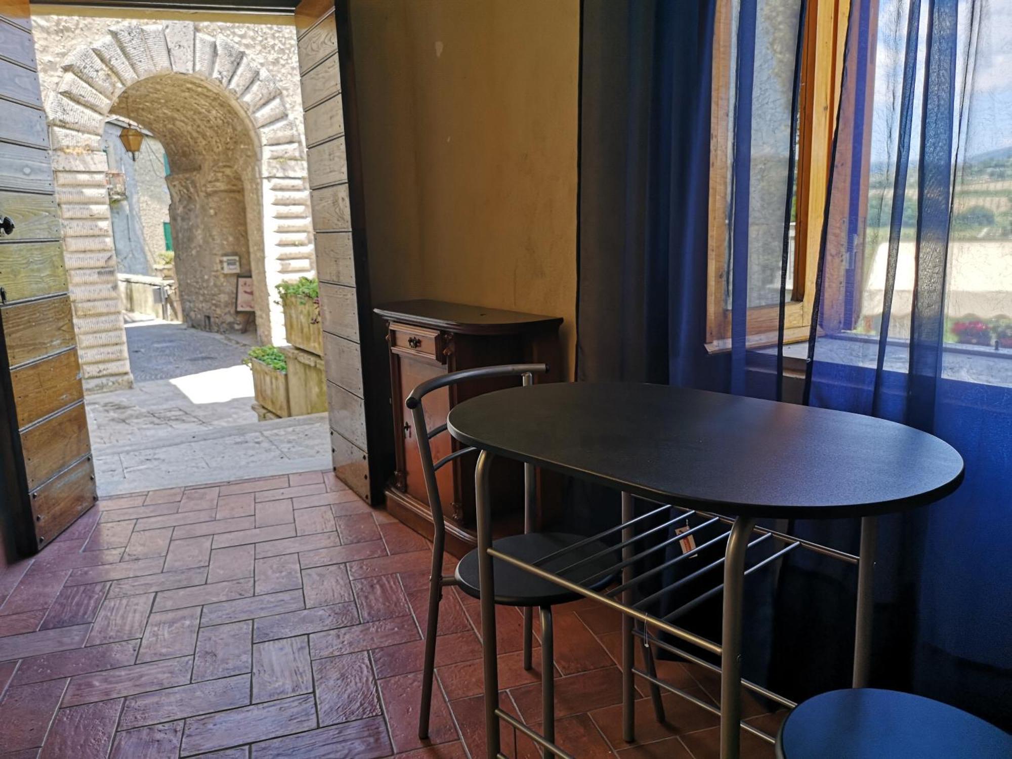 La Casa In Piazza Appartement Toffia Buitenkant foto